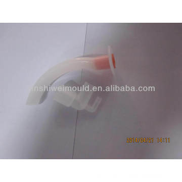 Moule d&#39;injection plastique pour instrument médical